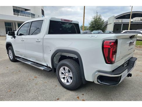 New 2026 GMC Sierra 1500 SLE image 5