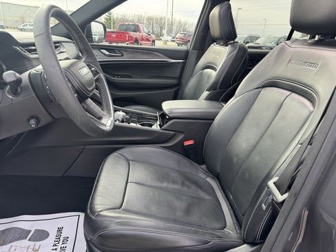 Certified 2023 Jeep Grand Cherokee Overland image 9