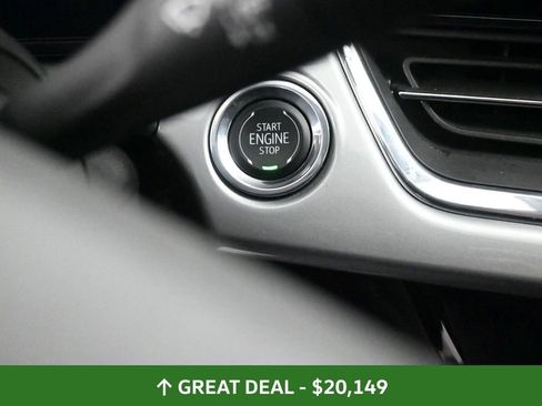 Used 2025 Chevrolet Trax LT image 38