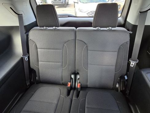 Certified 2023 GMC Acadia SLE image 16