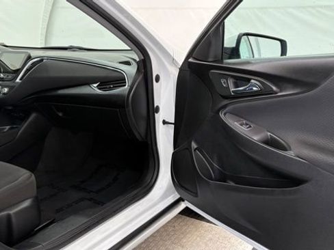 Used 2021 Chevrolet Malibu LT image 19