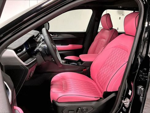 New 2025 Jeep Grand Cherokee Laredo image 34