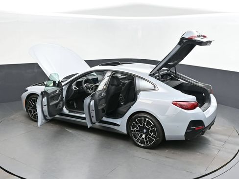 Used 2026 BMW 430i w/ M Sport Package RWD image 2