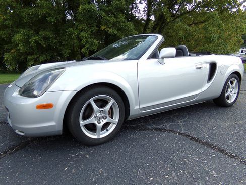 Used 2001 Toyota MR2 image 1