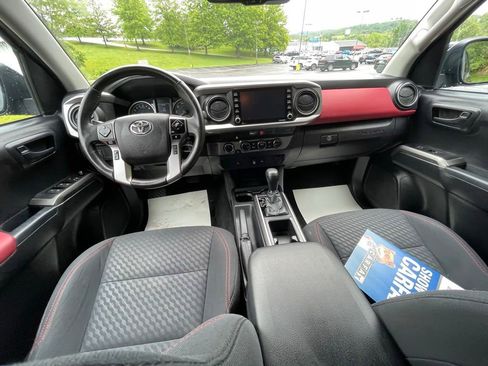 Used 2021 Toyota Tacoma SR5 AWD/4WD image 26
