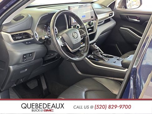 Used 2023 Toyota Highlander XLE FWD image 10