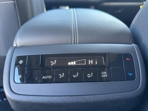 New 2025 Nissan Pathfinder SV image 19