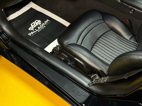 Used 2004 Chevrolet Corvette Convertible w/ Preferred Equipment Group RWD image 25