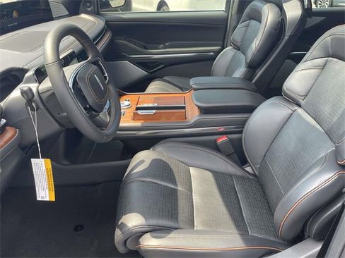 New 2025 Lincoln Navigator Black Label image 12