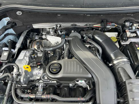 New 2026 Volkswagen Taos SE FWD image 21