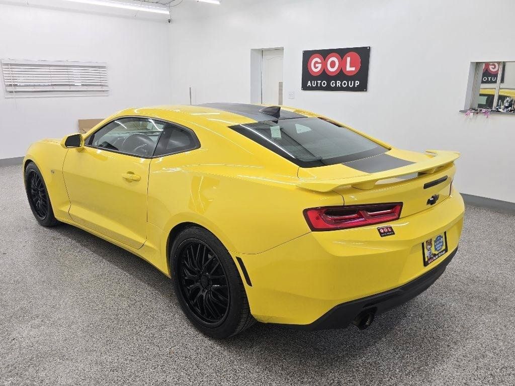 Used 2017 Chevrolet Camaro LT RWD image 4