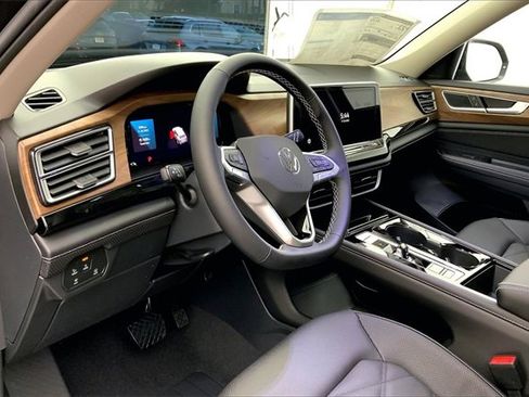 New 2026 Volkswagen Atlas SE image 7