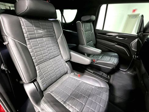 Used 2023 Cadillac Escalade ESV V image 36