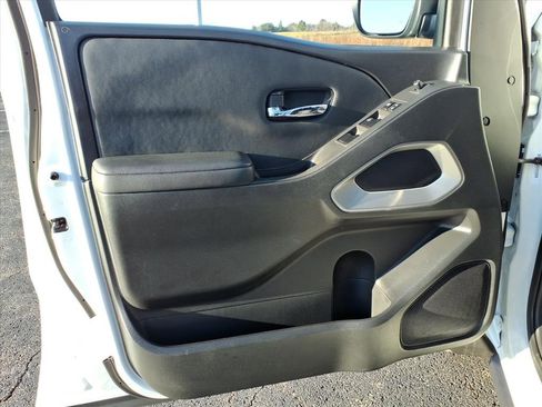 Certified 2024 Nissan Frontier SV w/ Hardbody Edition image 17