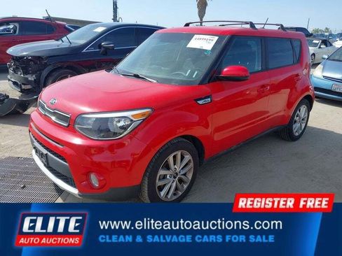 Used 2017 Kia Soul + image 4