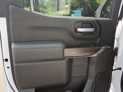 Used 2021 GMC Sierra 1500 SLT w/ SLT Premium Package AWD/4WD image 18