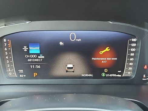 Used 2025 Honda Pilot Elite image 18