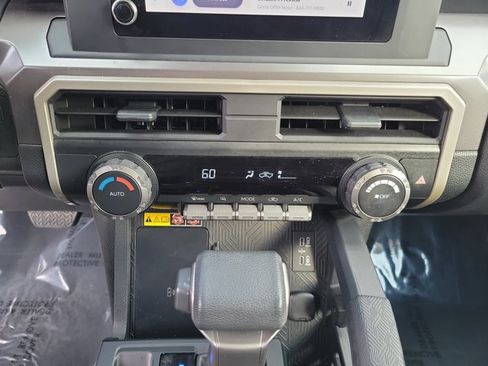 Used 2024 Toyota Tacoma SR5 w/ SR5 Upgrade Package image 33