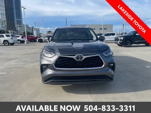 Used 2023 Toyota Highlander Limited FWD image 8