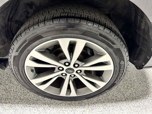 Used 2020 Ford Expedition Limited w/ Equipment Group 302A RWD image 3