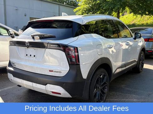 Used 2025 Nissan Kicks SR AWD/4WD image 6