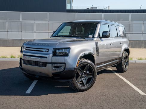 Used 2023 Land Rover Defender 110 X-Dynamic SE AWD/4WD image 1
