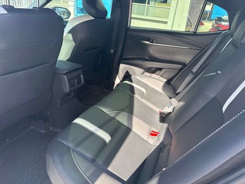 Used 2026 Toyota Camry Hybrid w/ Convenience Package FWD image 8