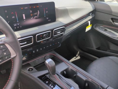 New 2026 Nissan Sentra SR w/ SR Premium Package FWD image 22