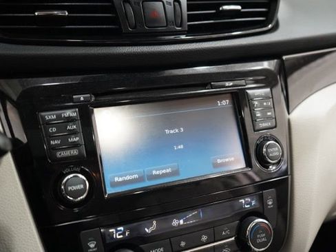 Used 2018 Nissan Rogue Sport SL w/ SL Premium Package image 25