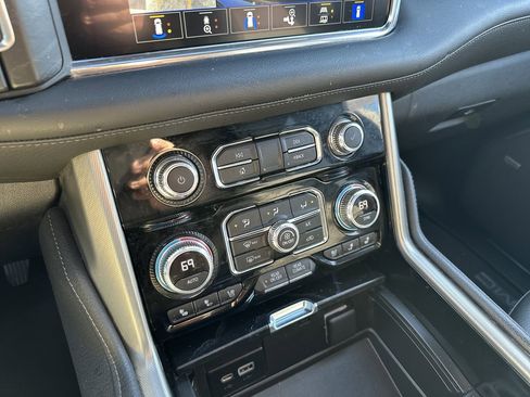 Certified 2022 GMC Yukon XL Denali image 18