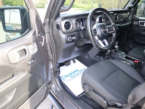 Used 2021 Jeep Gladiator Overland w/ Trailer Tow Package image 3