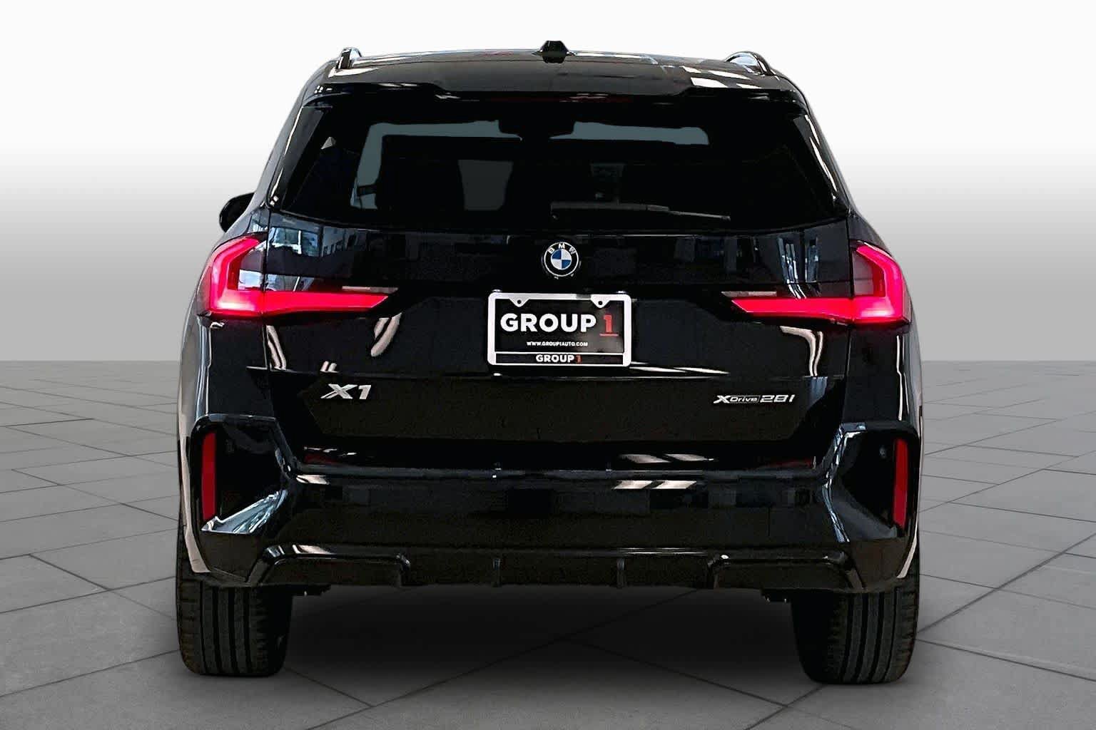 Used 2023 BMW X1 xDrive28i w/ Premium Package AWD/4WD image 4