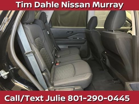 Used 2025 Nissan Pathfinder SV AWD/4WD image 18