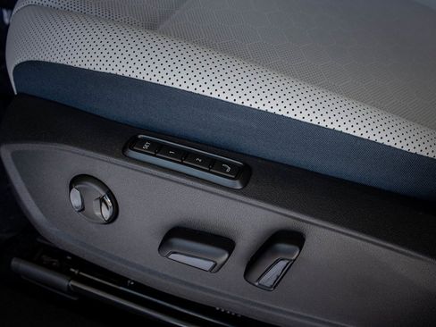 New 2025 Volkswagen ID.4 Pro S Plus image 31