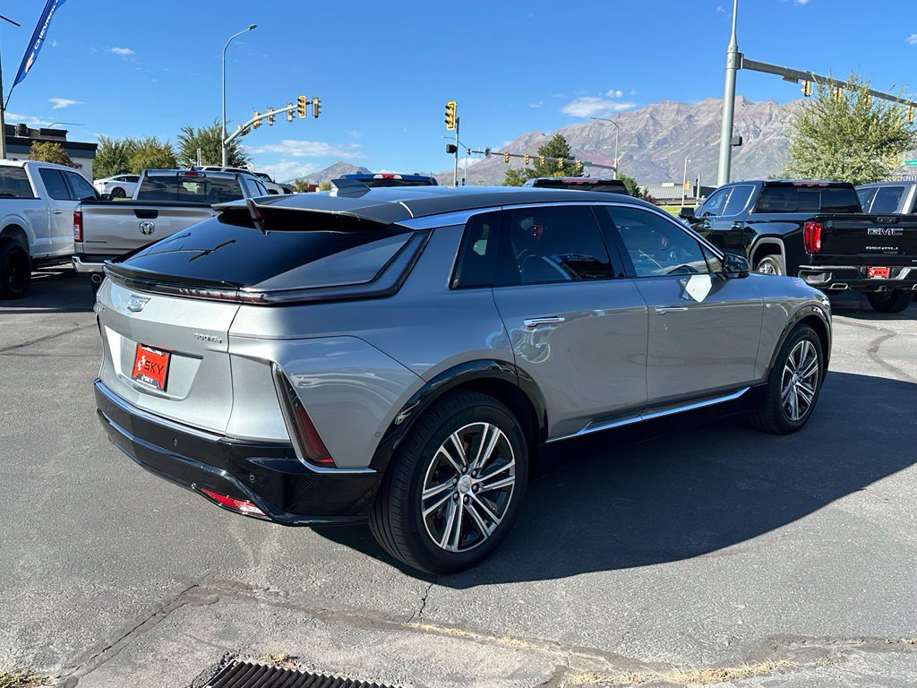 Certified 2024 Cadillac Lyriq Luxury AWD/4WD image 14