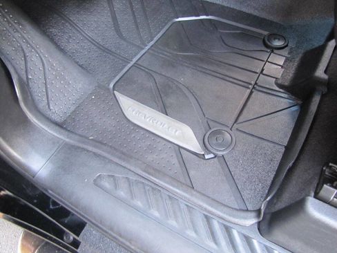 Used 2023 Chevrolet Silverado 2500 Custom image 19