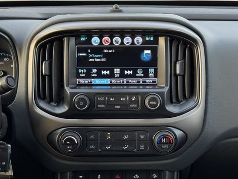 Used 2018 Chevrolet Colorado Z71 image 3