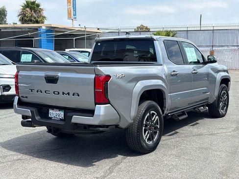 Used 2025 Toyota Tacoma TRD Sport AWD/4WD image 3