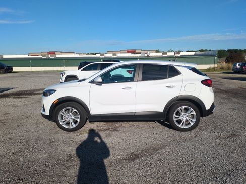 Used 2023 Buick Encore GX Preferred w/ Cold Weather Comfort Package FWD image 9