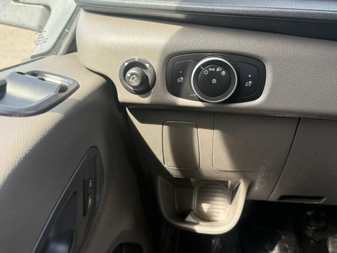 Used 2022 Ford Transit 350 DRW RWD image 17