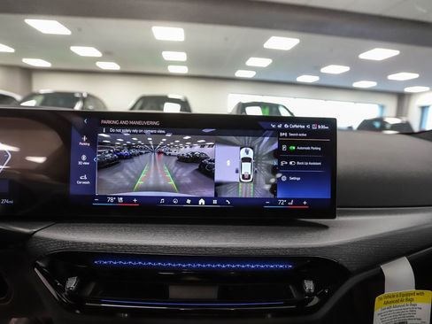 Certified 2025 BMW i4 xDrive40i w/ Premium Package image 18