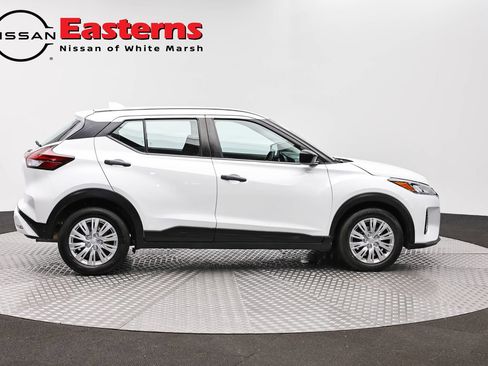 Used 2023 Nissan Kicks S FWD image 4
