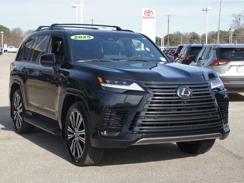 Used 2025 Lexus LX 700h Luxury image 25