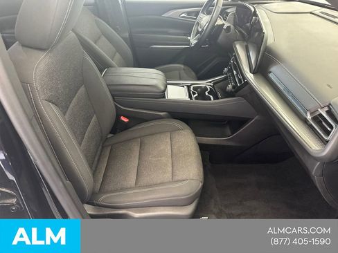 Used 2024 Chevrolet Traverse LT AWD/4WD image 17