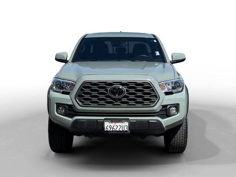 Used 2023 Toyota Tacoma TRD Off-Road w/ TRD Premium Off Road Package AWD/4WD image 8
