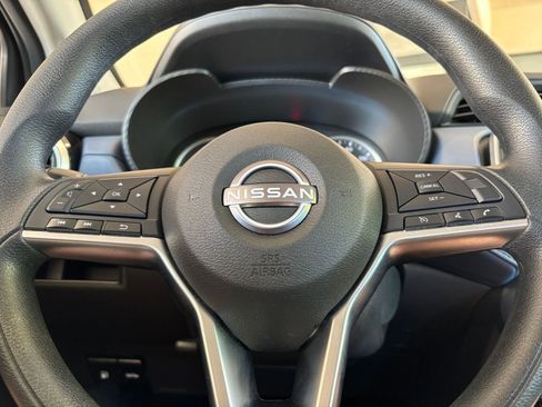 Used 2025 Nissan Versa SV FWD image 27