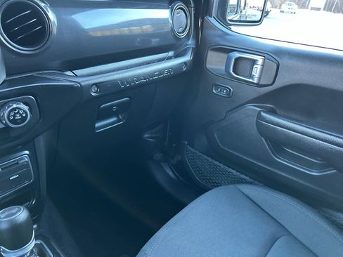 Used 2021 Jeep Wrangler Unlimited Sport image 36