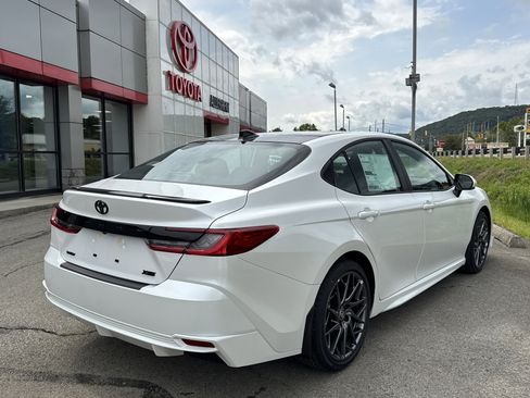 New 2025 Toyota Camry XSE FWD image 4