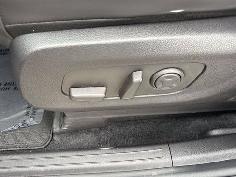 Used 2024 Kia Carnival SX FWD image 12