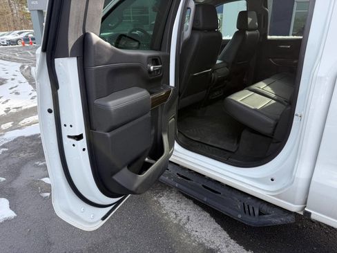 Used 2020 Chevrolet Silverado 1500 LT image 11